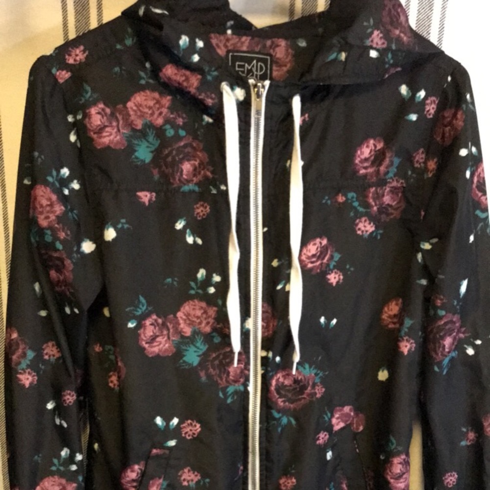Empcyre rose windbreaker